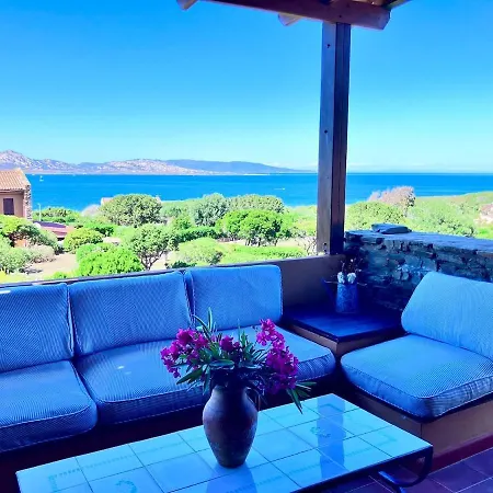 Rosso Lilu' Casa Con Vista Mozzafiato Sulla Pelosa