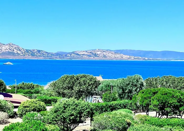 Rosso Lilu' Casa Con Vista Mozzafiato Sulla Pelosa