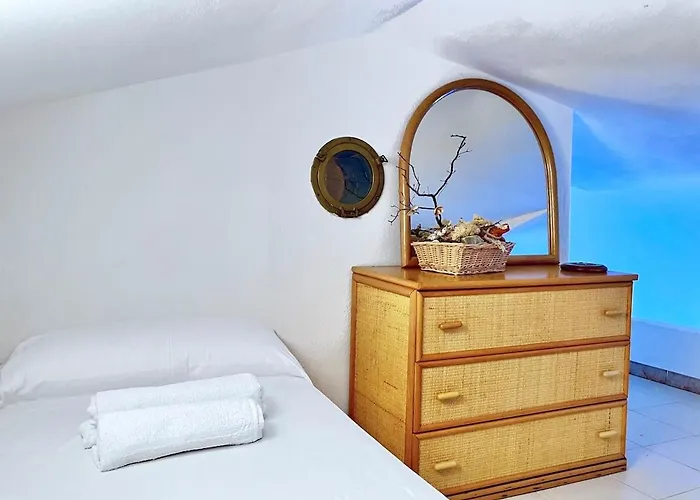 Apartament Rosso Lilu' Casa Con Vista Mozzafiato Sulla Pelosa Stintino